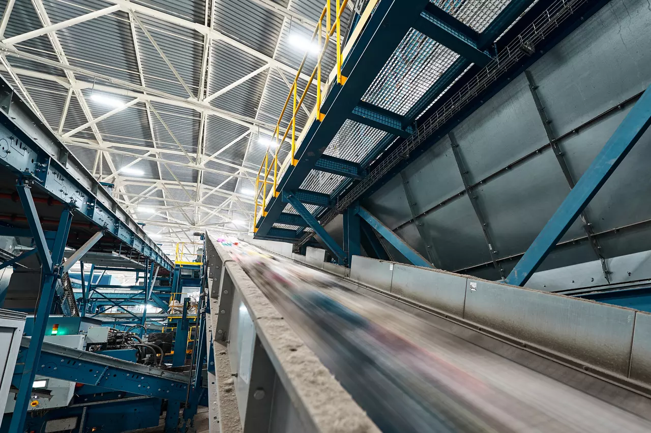 mechanical recycling conveyer